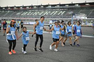 BIB: 5085
                            <button type="button" onclick="openModal(10466706)" class="btn btn-primary btn-sm float-right btn-popup" data-toggle="modal" data-target=".modal-high-quality">
                        <i class="fas fa-shopping-cart"></i> Add to Cart
                    </button>
                                            <button type="button" onclick="isThisMe(10466706, true)" class="btn btn-success btn-sm float-right btn-popup btn-isme hidden" data-toggle="tooltip" data-placement="bottom" title="นี่คือรูปของคุณใช่ไหม คลิกที่นี่เพื่อเอาเข้าอัลบั้ม">
                        <i class="fas fa-plus"></i> Add to album
                    </button>
                    <button type="button" onclick="isThisMe(10466706, false)" class="btn btn-warning btn-sm float-right btn-popup btn-isnotme hidden">
                        <i class="fas fa-ban"></i> Remove from album
                    </button>